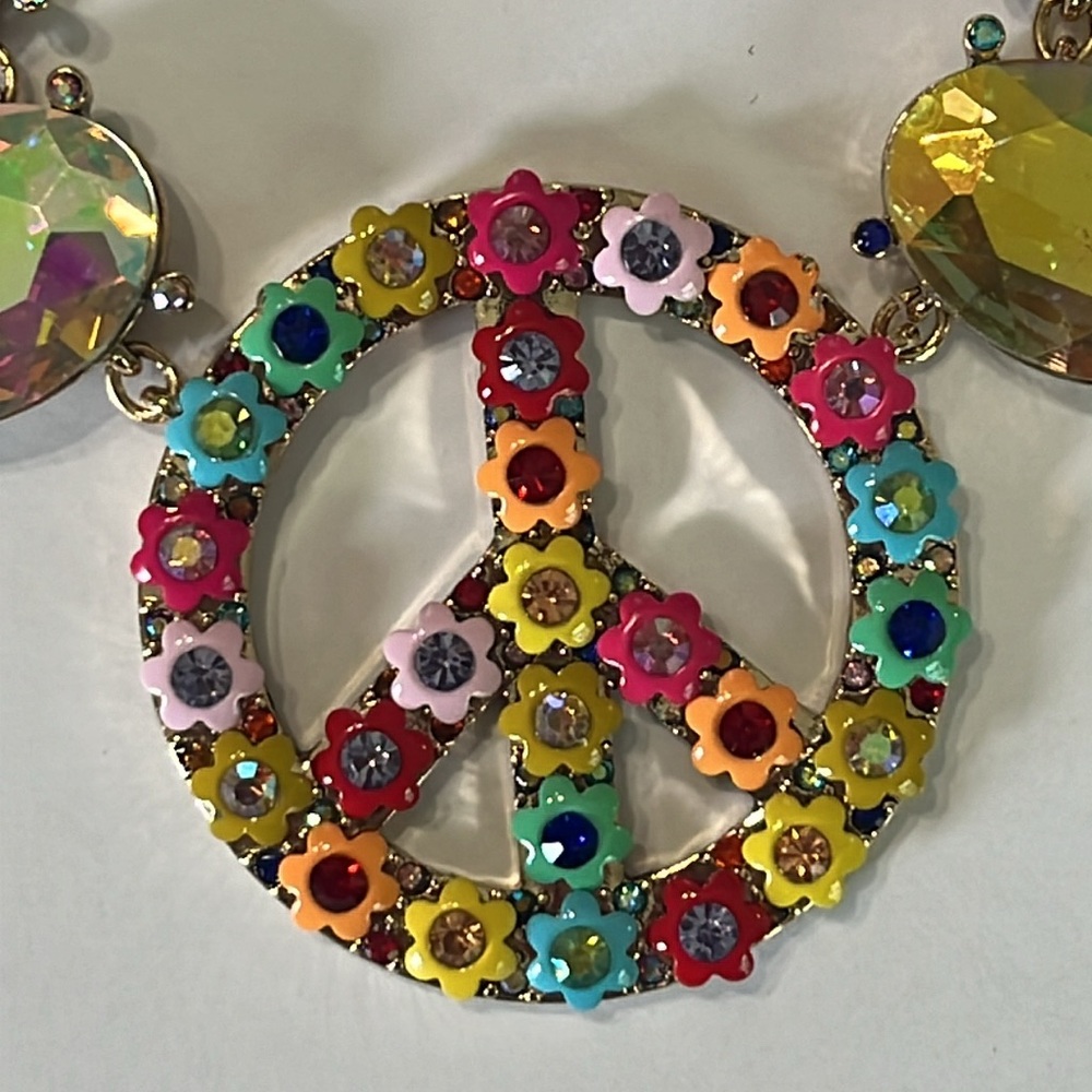 Betsey Johnson Love Fest Peace Sign Multicolor Flower Statement Necklace NWT - Picture 4 of 10